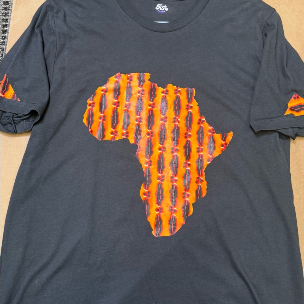 Gildan Black T-Shirt with Orange and Red Africa Graphic